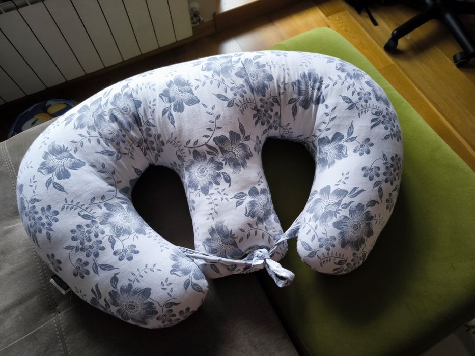 Възглавница за тандемно хранене на близнаци