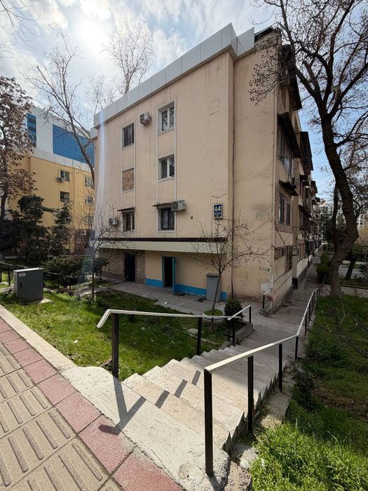 Нежилое Минор Метро 53м2/1/4 жой Зур  1500уе