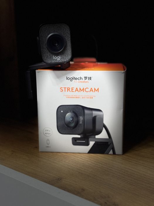 Веб-камера Logitech StreamCam