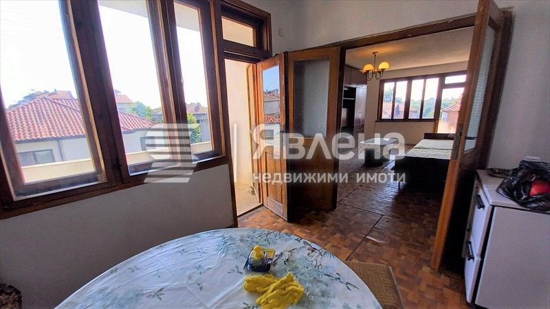 Жилищен имот без такса поддръжка в широк център Царево