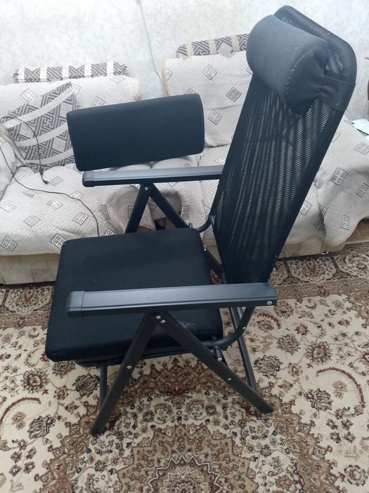 Кресло-жезлонг раскладывается