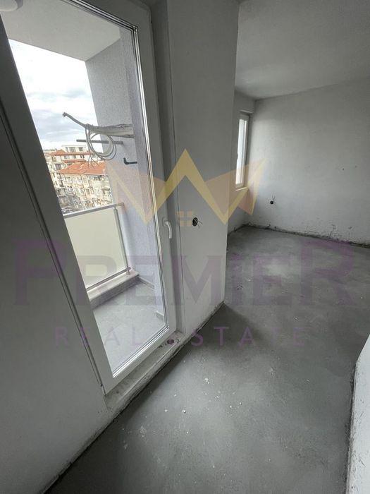 Продава се Тристаен апартамент в Бургас, Възраждане - 95 кв.м за 1266 €/кв.м - Снимка #8