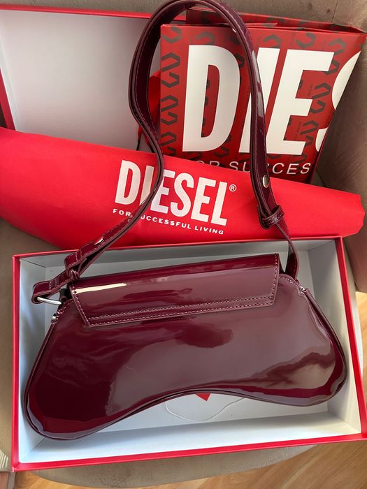Geanta Diesel noua visiniu