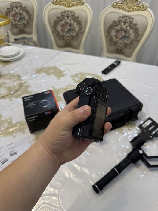 Sony a6500 camera sotiladi