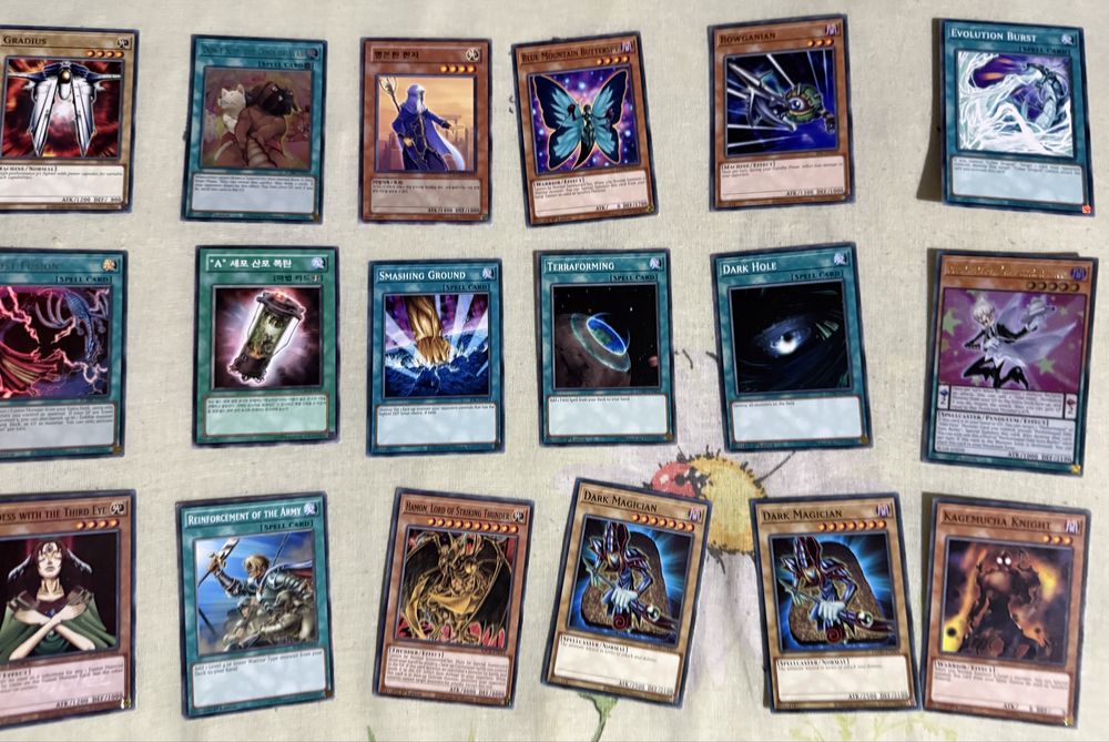 Yu-Gi-Oh  / Single Cards