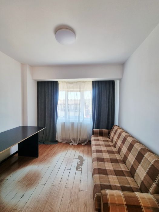 Vanzare ap 3 cam ,Manastur 48 mp  2 balc 9 m  , et 1/4bloc nou 134900 eur,