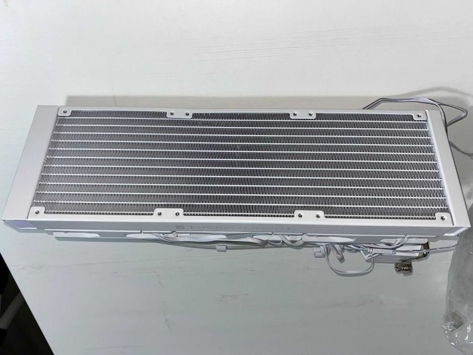 Aio frozen prism 360 white ARGB utilizat