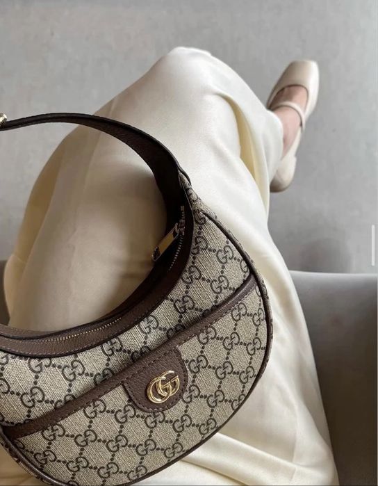 Две чанти на gucci , продават се отделно