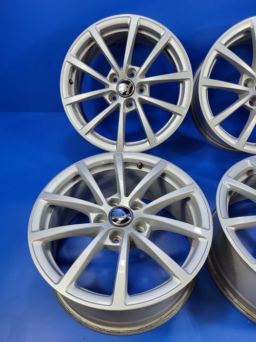 Super Oferta!!  Vand jante foarte usoare R17 ca NOI pt Skoda Octavia-S