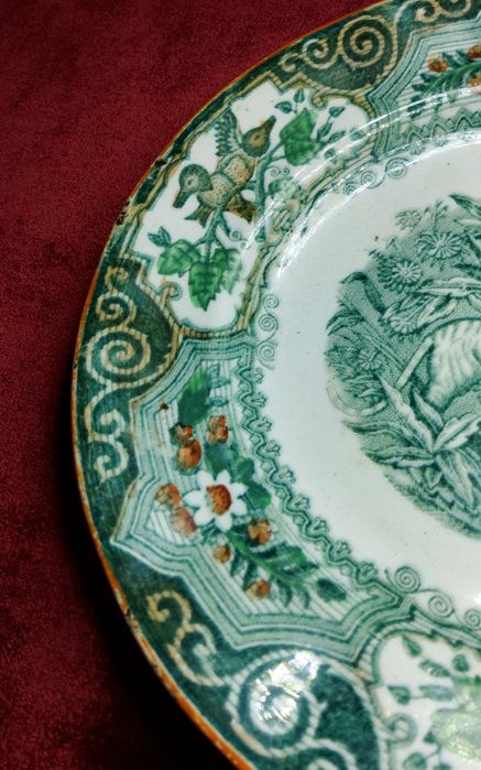 Фаянсовая тарелочка