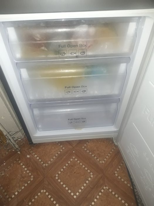 Холодильник Samsung