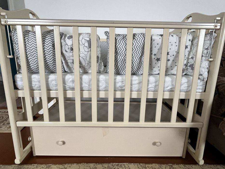 Детская кроватка