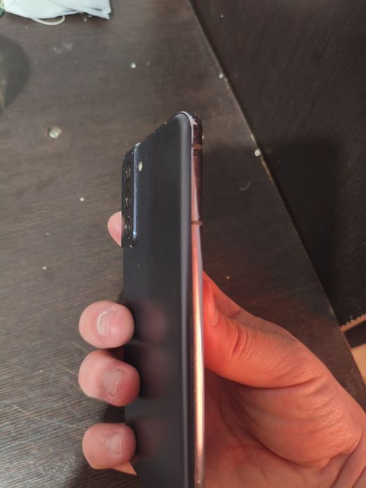 Продается Samsung S21 FE