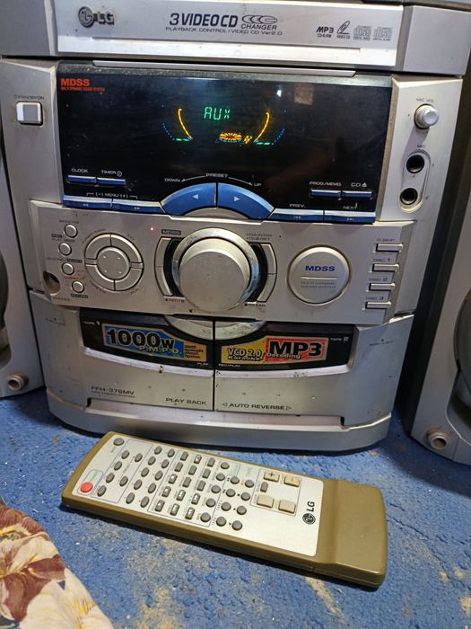 Muzikalniy sentr LG  sotiladi