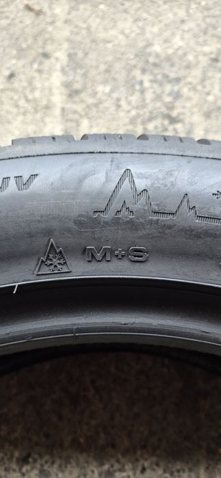 2 anvelope iarna Dunlop ca si noi,245/50/19,dot 2021.Pret/bucata.