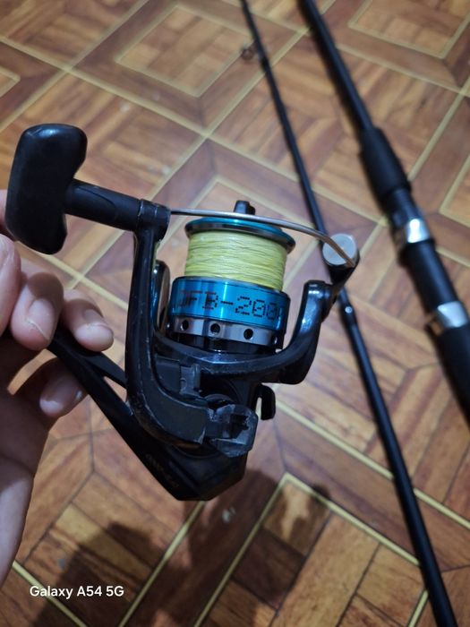Продам спининг 5,18гр