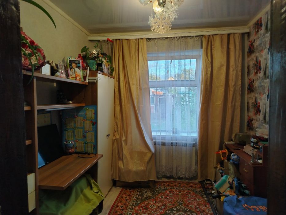 Продаётся хороший отдельностоящий дом.