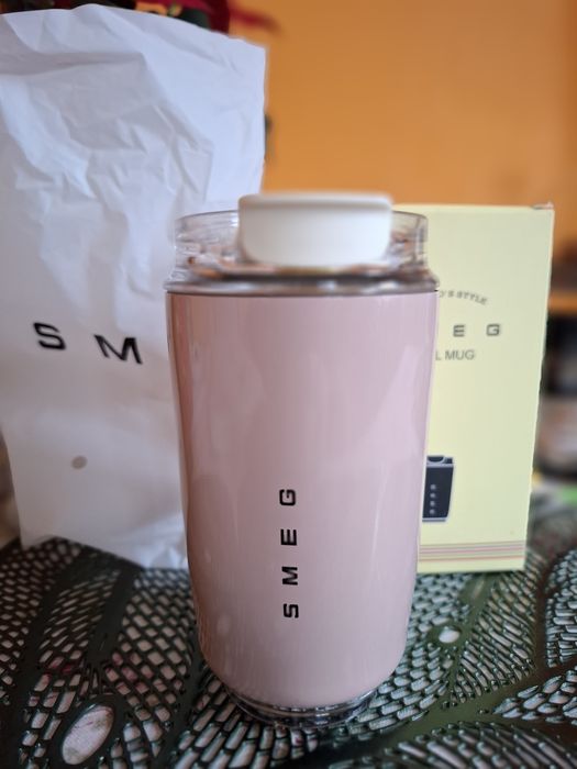 Термо чаши  SMEG, НОВИ С КУТИЯ
