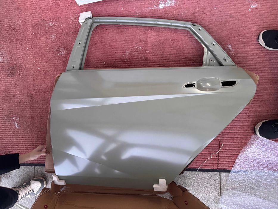 Hyndai elantra левые двери