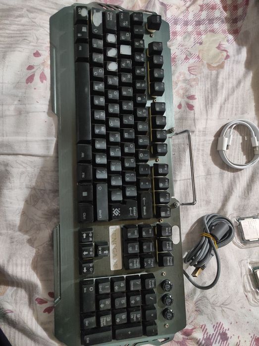 Hard 500gb HDD Prossesor Renegade klavatura sirochna sotiladi