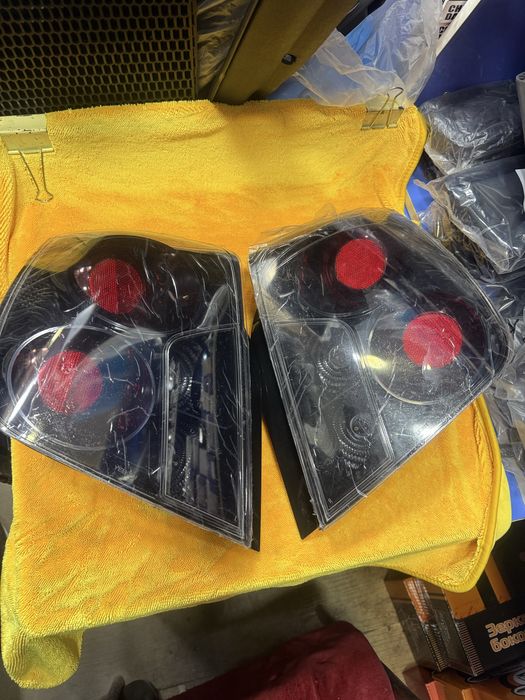 Optra mednayt qora va qizil rangi bor