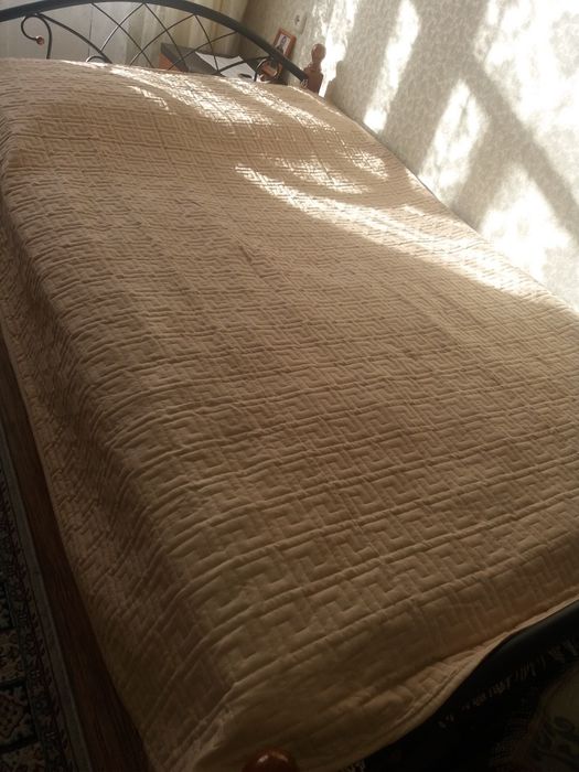 Продаю покрывало.