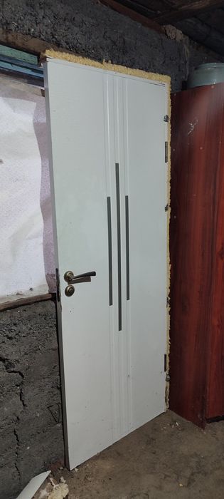 Продам межкомнатную дверь