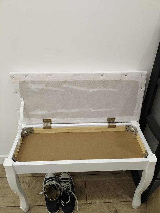 Скамейка в прихожую