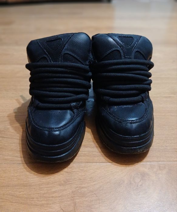 Adidași bershka de vânzare