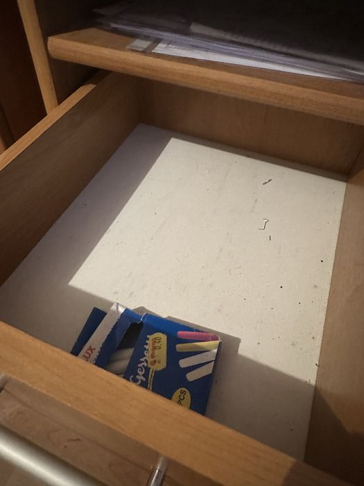 Детско дървено бюро