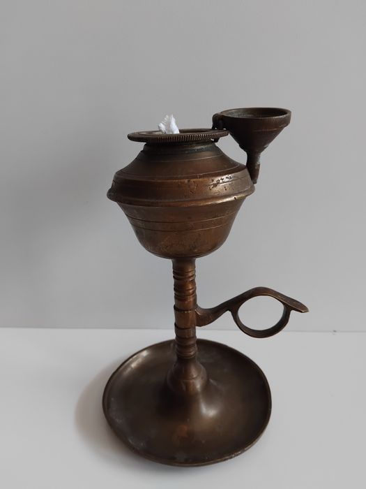 Маслена лампа тип свещник