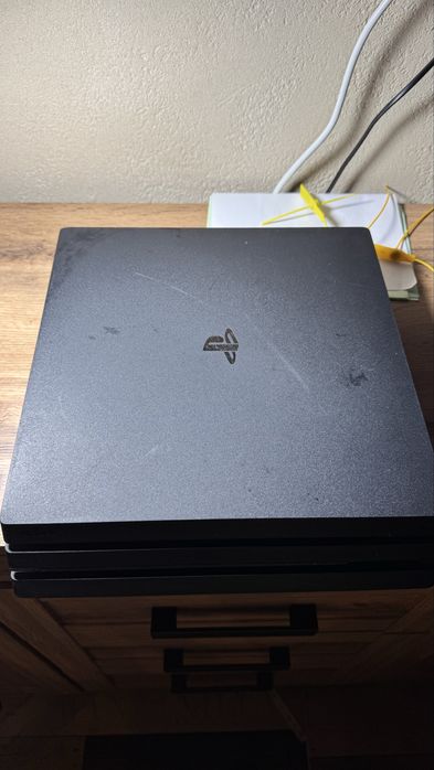 Продаю Ps4 pro 1 tb