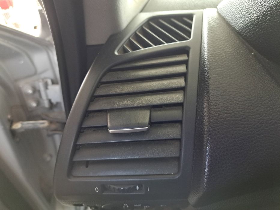 Grila aerisire stanga Bmw 1 (E81, E87) [Fabr 2004-2010] OEM