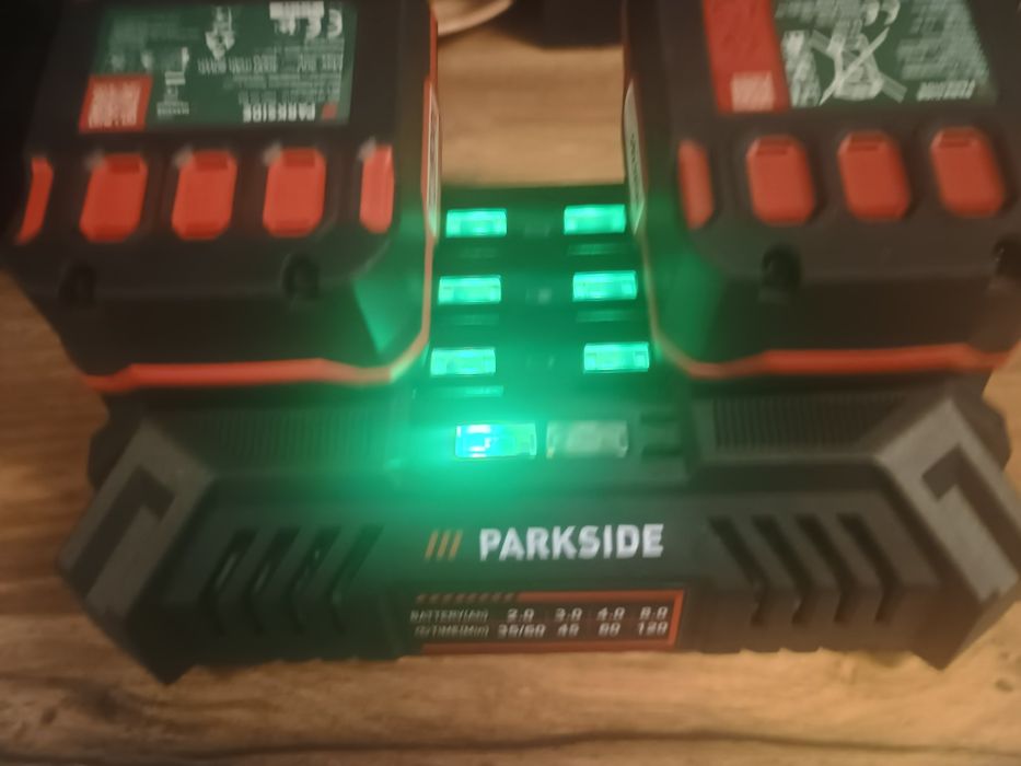 Baterii 4Ah  , încărcător dublu 2- 8 Ah  Parkside pentru unelte electr