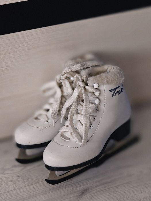 Продам коньки 33 размер