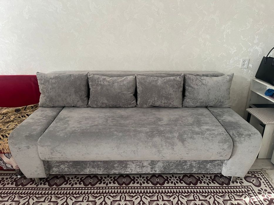 Диван в хорошем состоянии