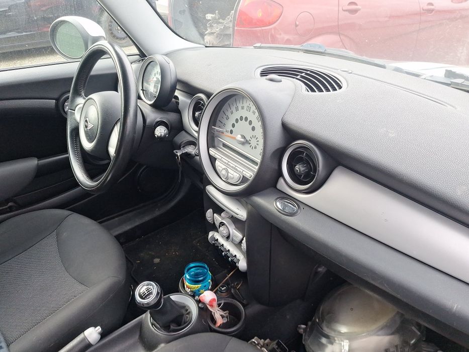 Dezmembrez Mini Cooper 1.6 benzina