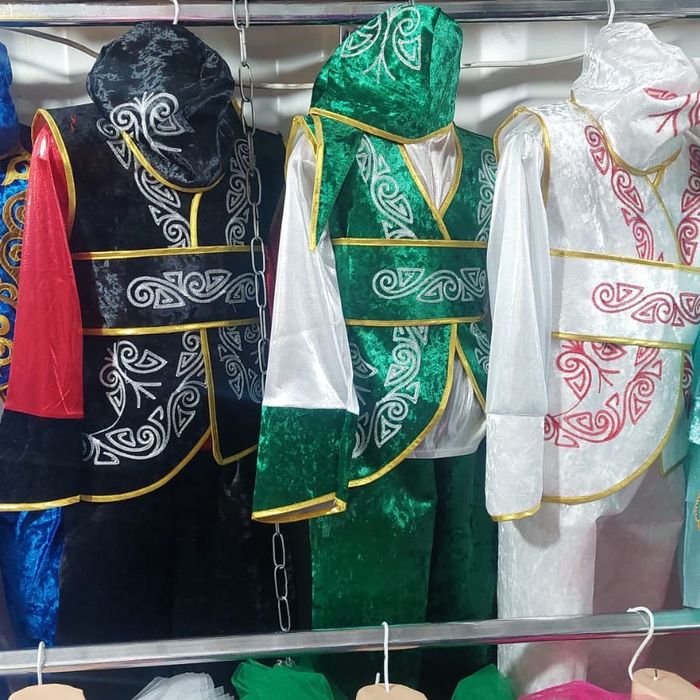 Национальные костюмы Батыра