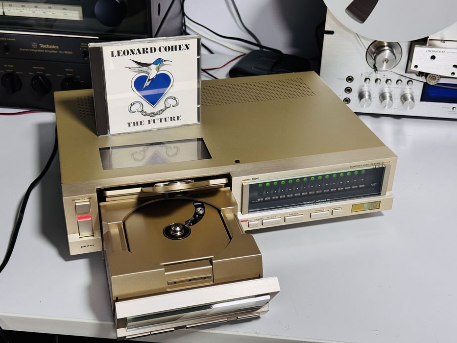 CD-player de colecție MARANTZ CD-73,sunet si design deosebit, 8 kg !