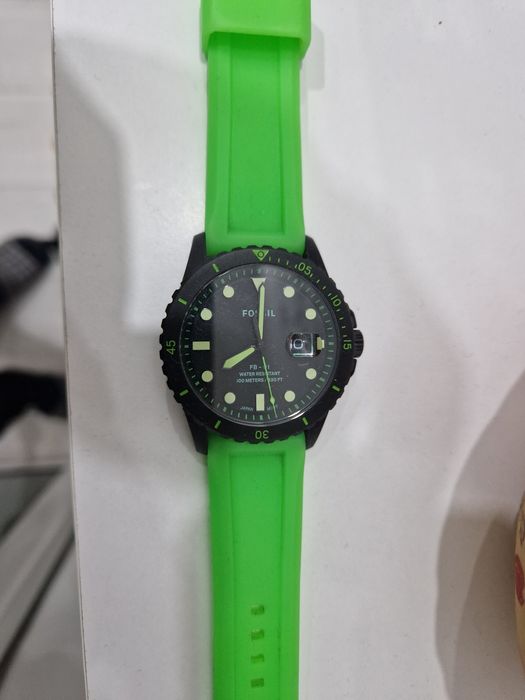 Ceas Fossil curea silicon