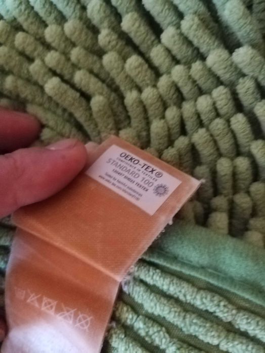 Pres cu fir gros, verde crud pentru baie! Un fir pe spate care a iesit