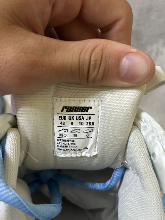 Balenciaga Runner Baby Blue size 43