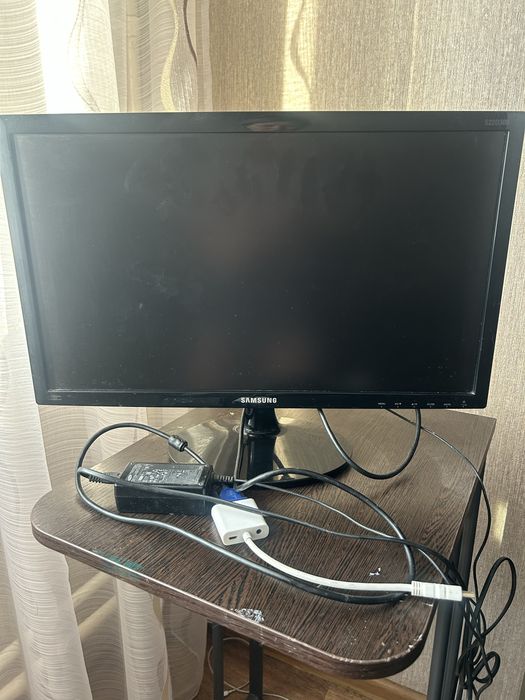 Монитор Samsung s22d300NY