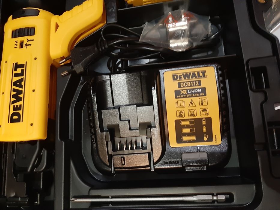 Винтоверт за гипсокартон DeWALT DCF620D2K/18V 4400об/мин.