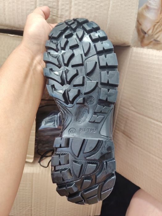Продам берцы новые