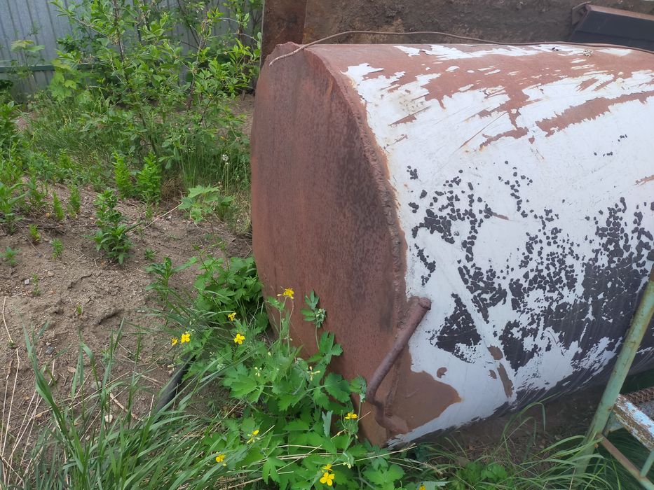 Продам емкость сталь