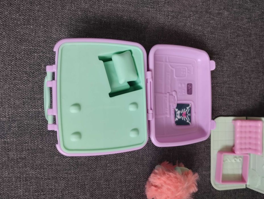 Комплект играчки мини ветеринарен кабинет moose little live pets scruff surprise vet rescue