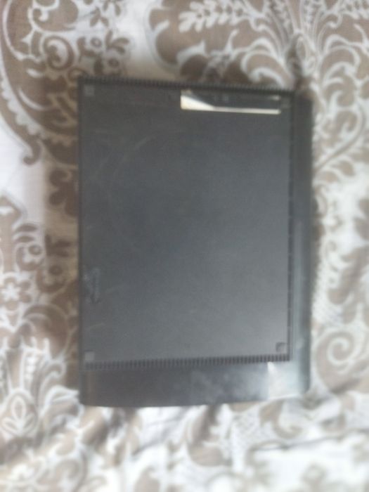 Sony ps3 sotiladi 4 joystik