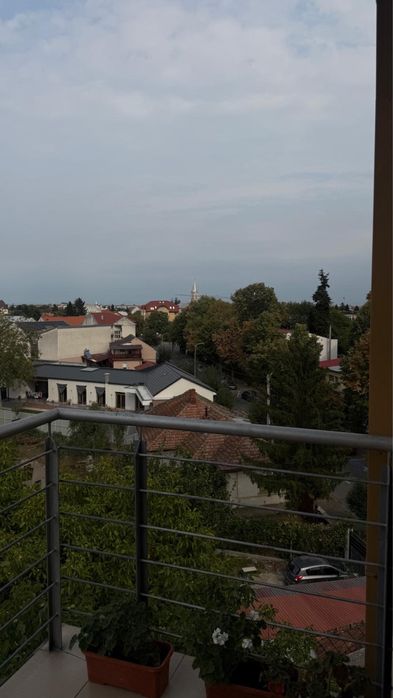 Inchiriere apartament 76 mp