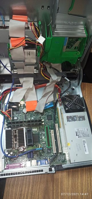 Работещ компютър DELL подарък lcd  монитор dell 17